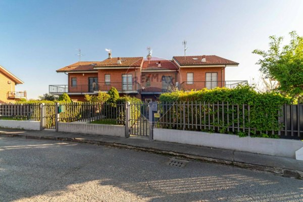 casa indipendente in vendita a Moncalieri in zona Tetti Piatti
