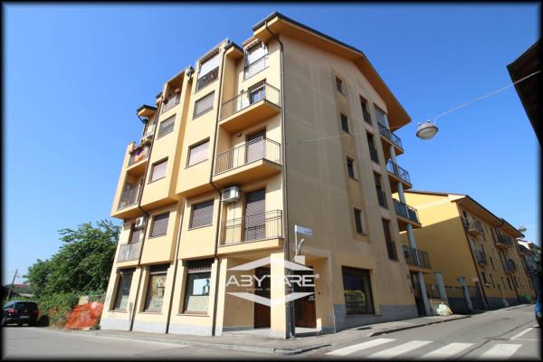 negozio in vendita a Moncalieri in zona Borgo San Pietro