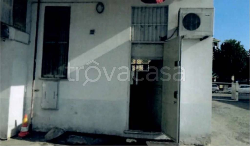 negozio in vendita a Moncalieri