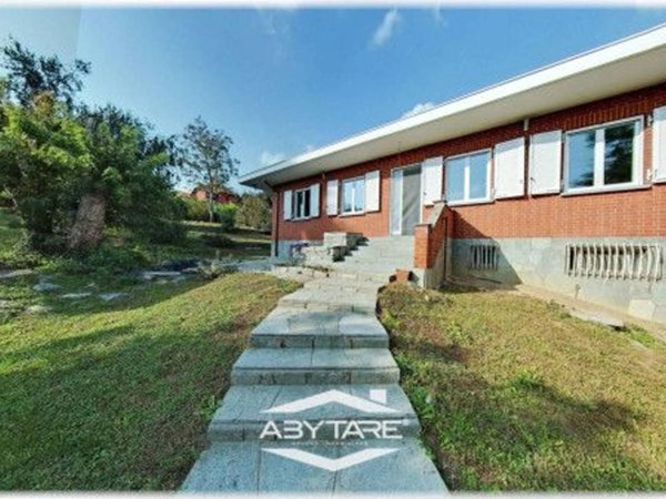 casa indipendente in vendita a Moncalieri in zona Testona