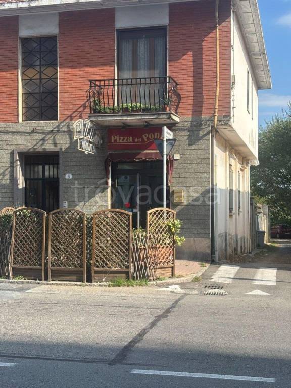 negozio in vendita a Moncalieri