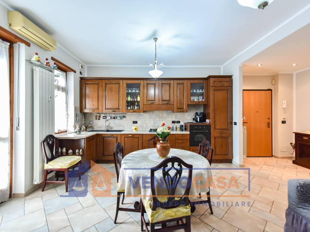 appartamento in vendita a Moncalieri in zona Testona