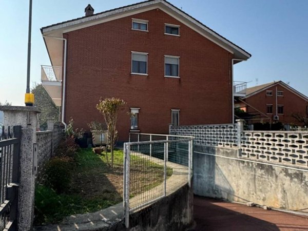 casa indipendente in vendita a Moncalieri in zona Tagliaferro