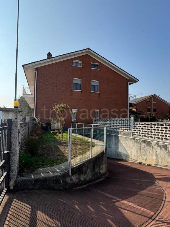 casa indipendente in vendita a Moncalieri in zona Tagliaferro