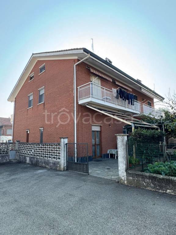 casa indipendente in vendita a Moncalieri in zona Tagliaferro