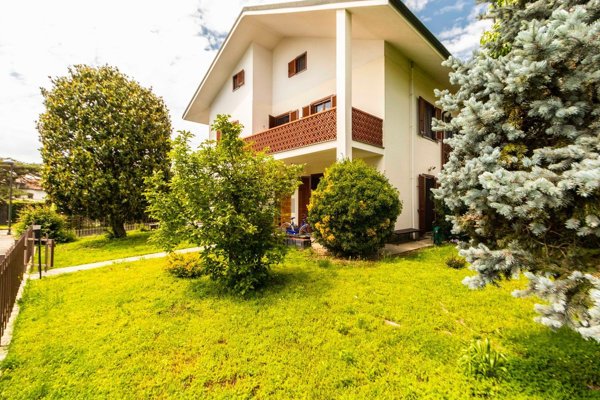 casa indipendente in vendita a Moncalieri in zona Tagliaferro