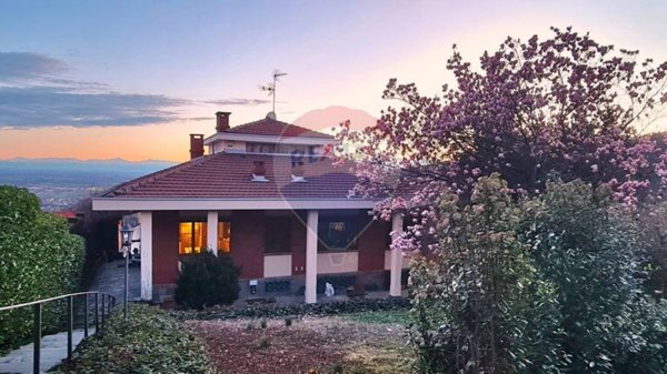 casa indipendente in vendita a Moncalieri in zona Revigliasco