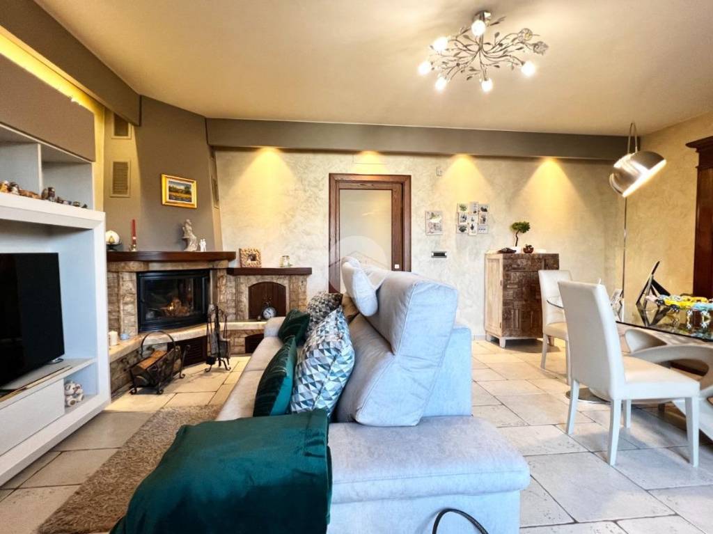 casa indipendente in vendita a Moncalieri in zona Tetti Piatti