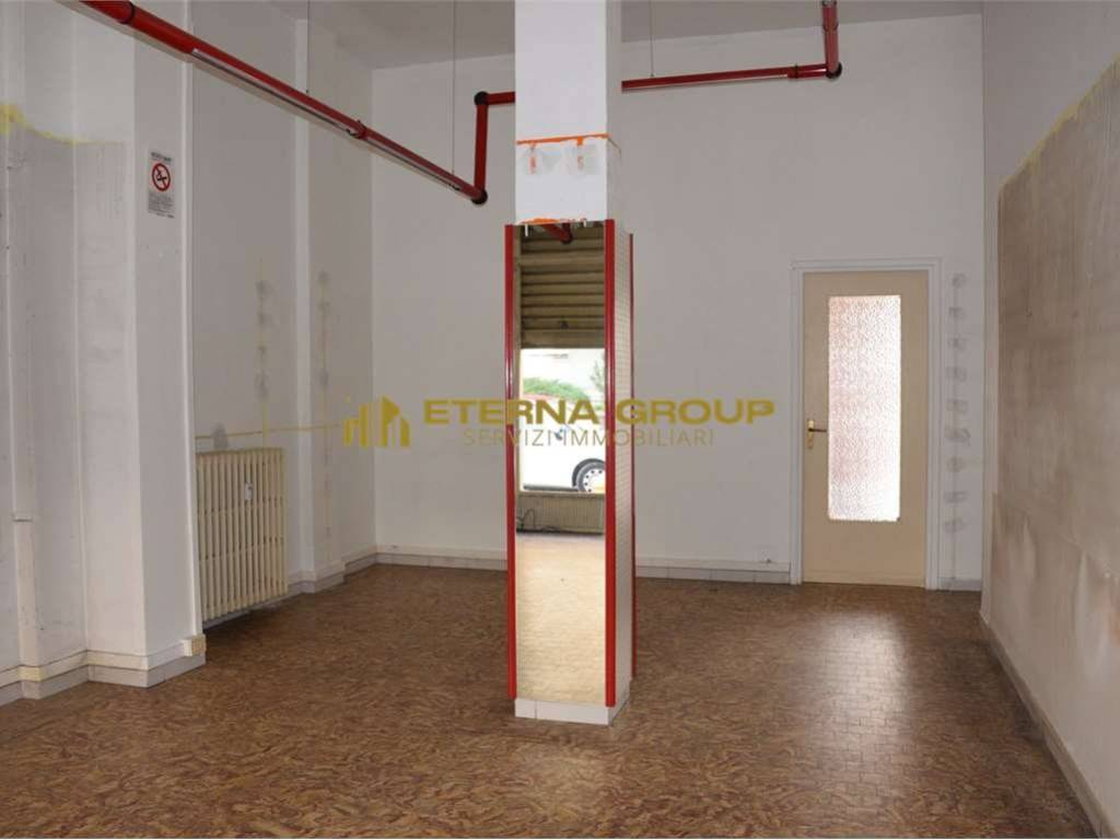 negozio in vendita a Moncalieri