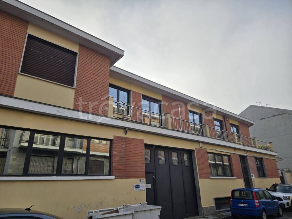 locale commerciale in vendita a Moncalieri