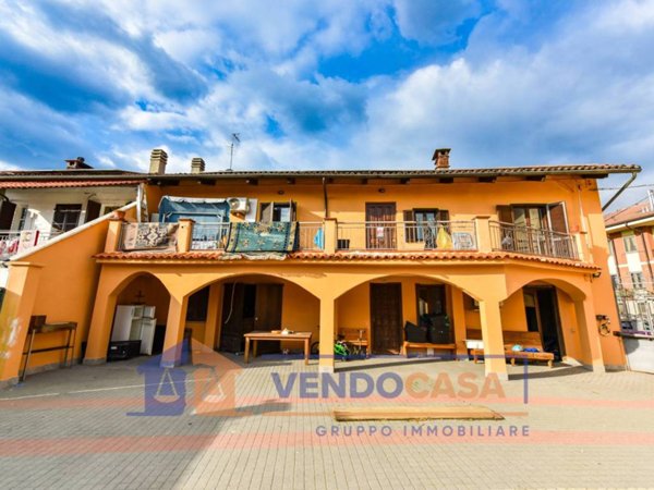 casa indipendente in vendita a Moncalieri in zona Barauda
