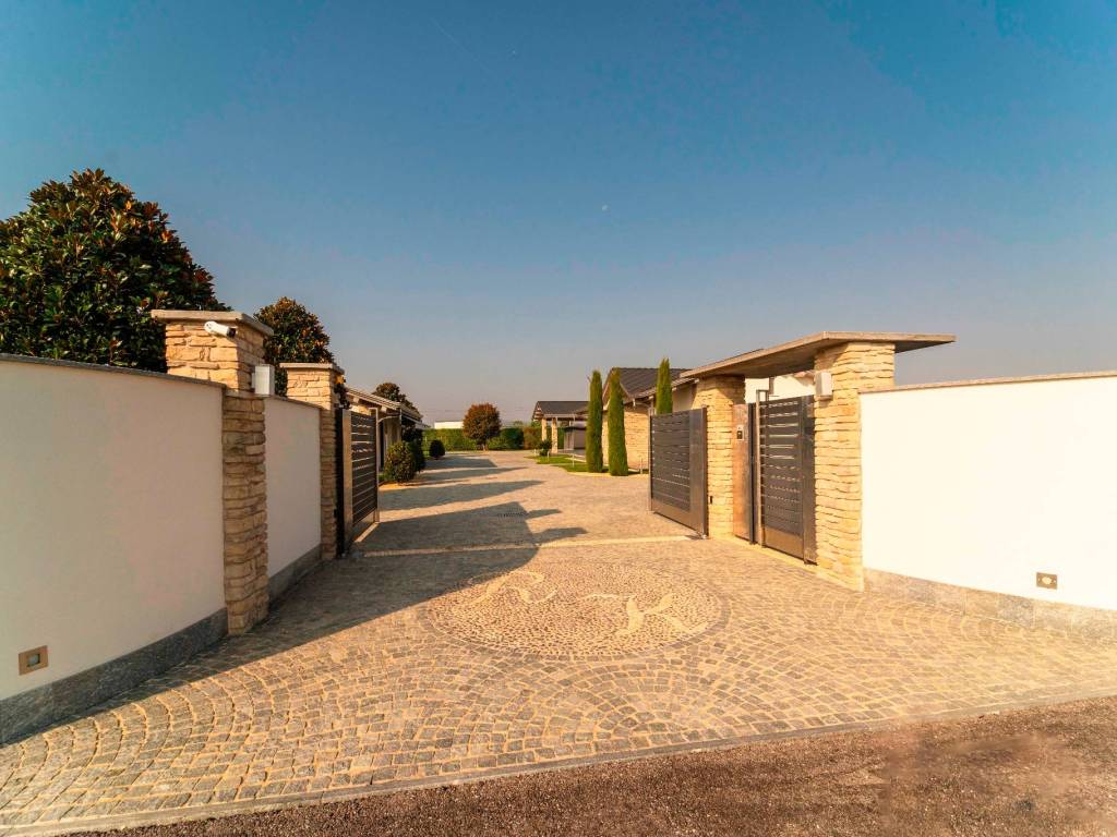 casa indipendente in vendita a Moncalieri in zona Barauda