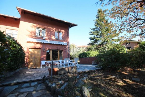 casa indipendente in vendita a Moncalieri in zona Testona