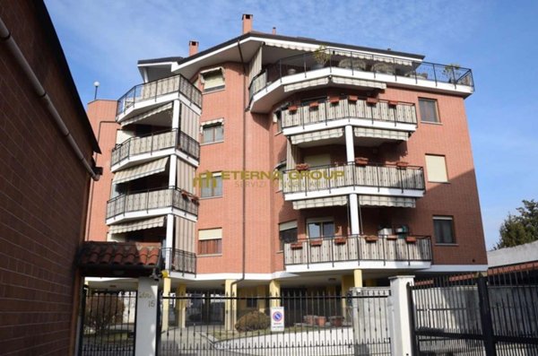 negozio in vendita a Moncalieri in zona Testona