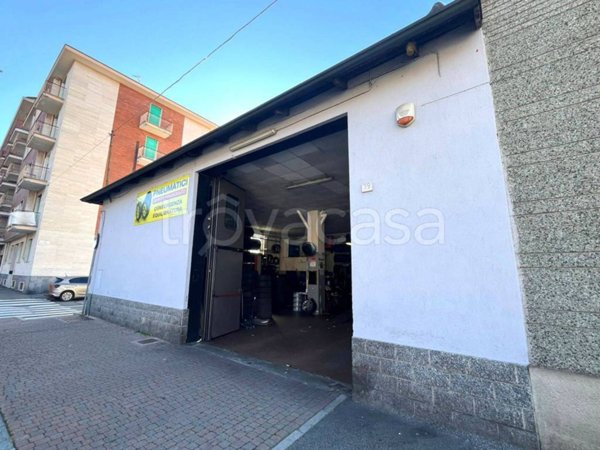 locale commerciale in vendita a Moncalieri