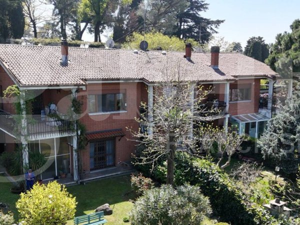 casa indipendente in vendita a Moncalieri in zona Revigliasco