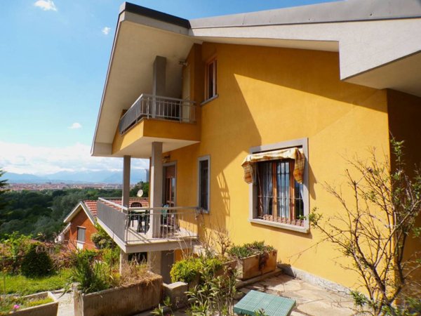casa indipendente in vendita a Moncalieri in zona Boccia d'Oro