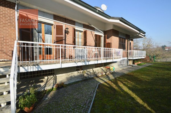 casa indipendente in vendita a Moncalieri in zona Revigliasco