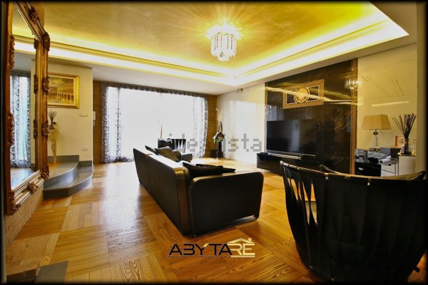 casa indipendente in vendita a Moncalieri in zona Revigliasco