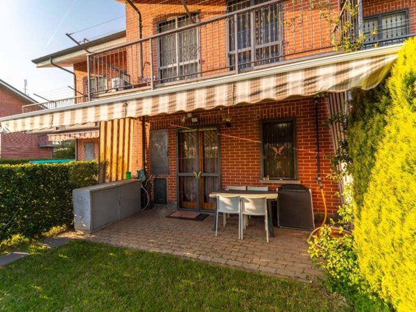 casa indipendente in vendita a Moncalieri in zona Tetti Piatti