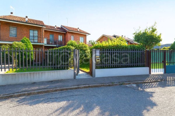 casa indipendente in vendita a Moncalieri in zona Tetti Piatti