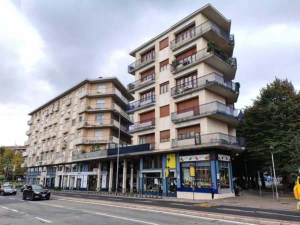 negozio in vendita a Moncalieri