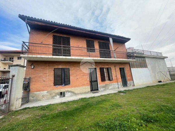 casa indipendente in vendita a Moncalieri in zona Testona