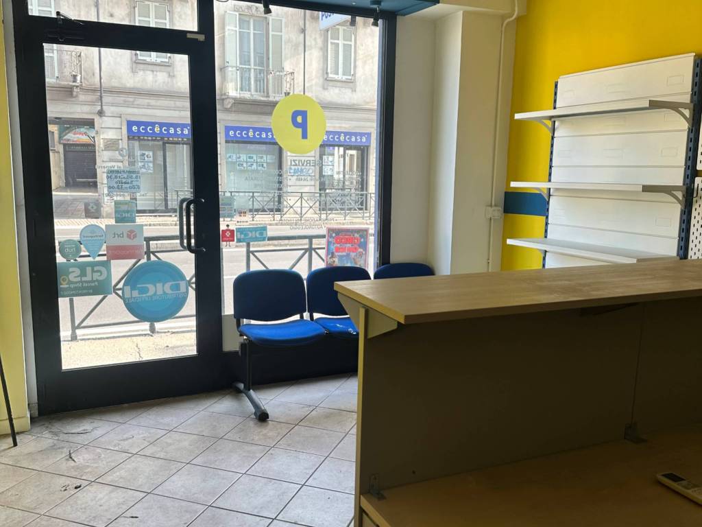 negozio in vendita a Moncalieri