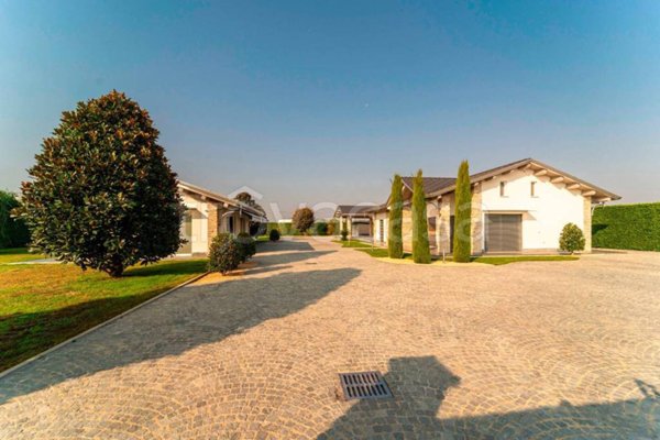 casa indipendente in vendita a Moncalieri in zona Tagliaferro