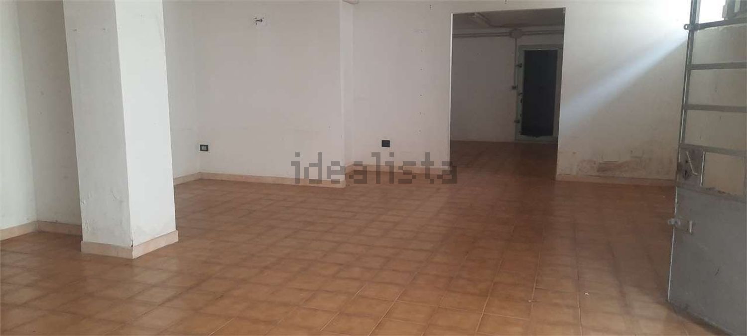 locale di sgombero in vendita a Moncalieri in zona Testona