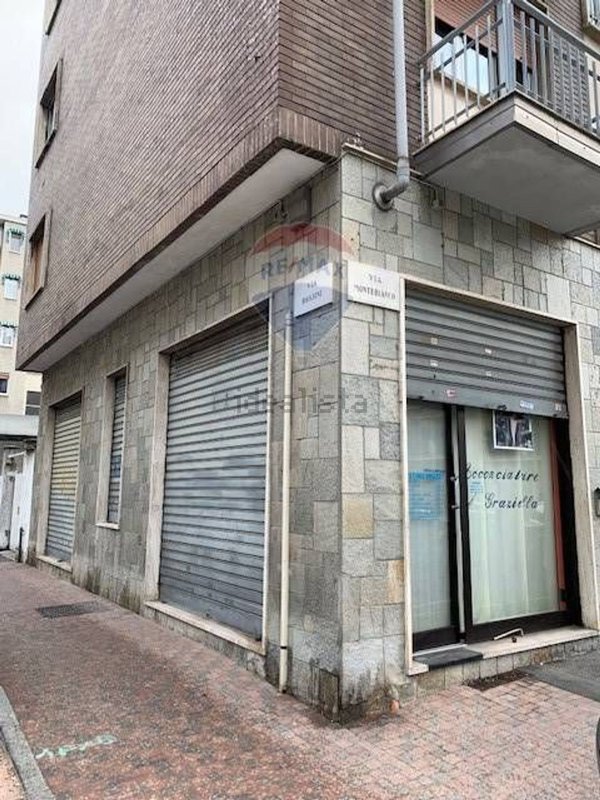 locale commerciale in vendita a Moncalieri in zona Borgo San Pietro