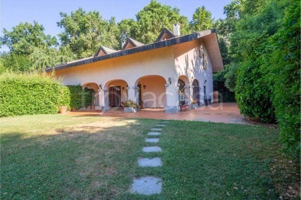 casa indipendente in vendita a Moncalieri in zona Revigliasco