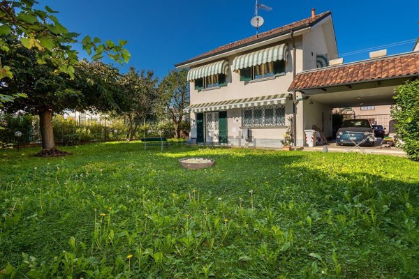 casa indipendente in vendita a Moncalieri in zona Carpice