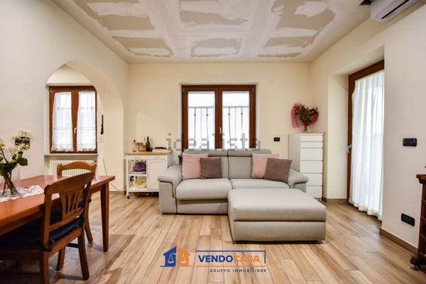 casa indipendente in vendita a Moncalieri in zona Testona