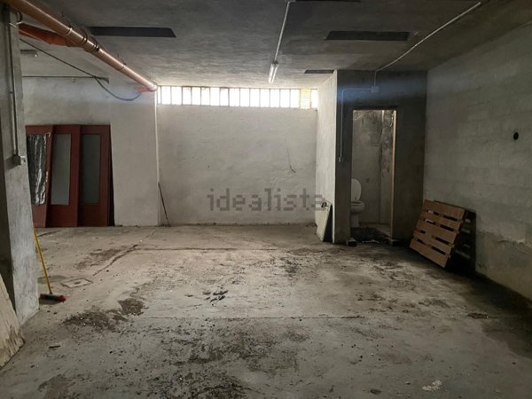 locale di sgombero in vendita a Moncalieri