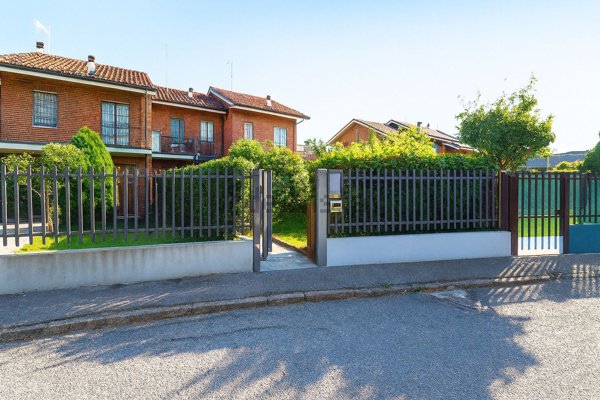 casa indipendente in vendita a Moncalieri in zona Tetti Piatti