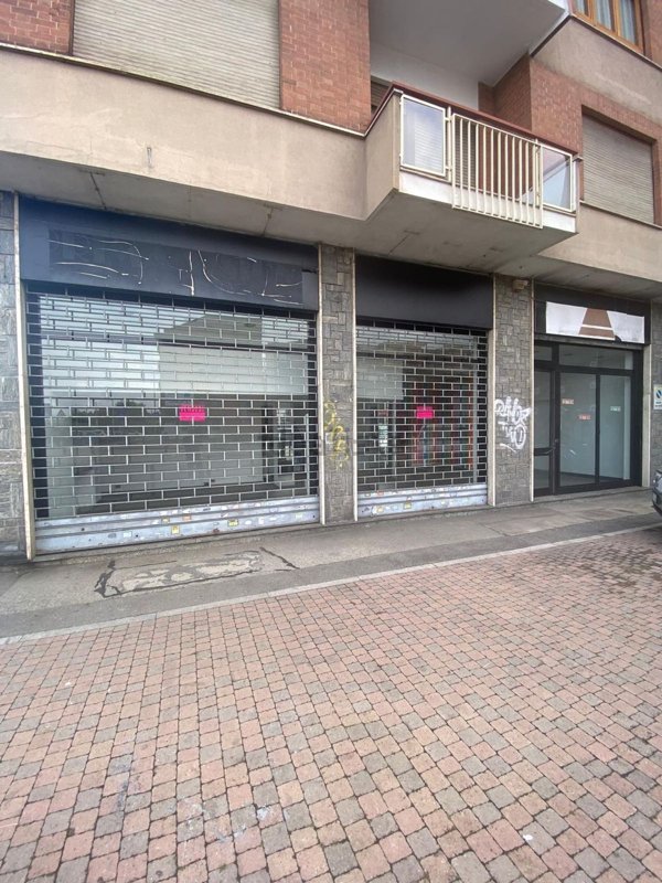 negozio in vendita a Moncalieri