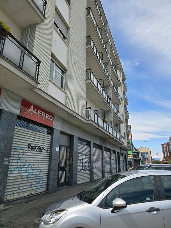 negozio in vendita a Moncalieri