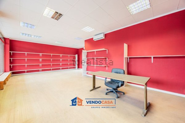 locale commerciale in vendita a Moncalieri
