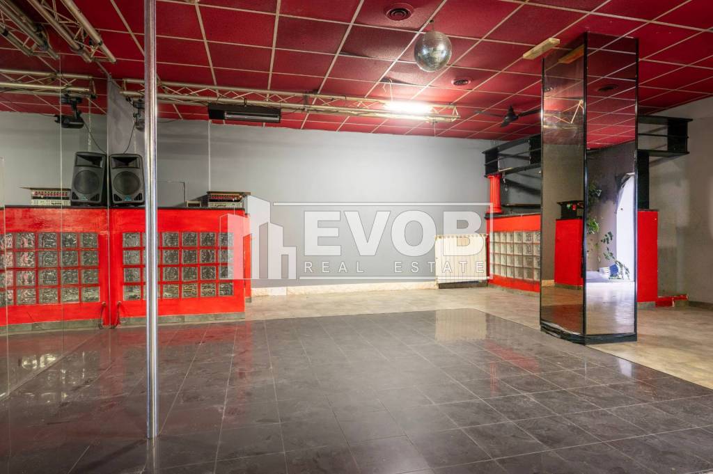 negozio in vendita a Moncalieri