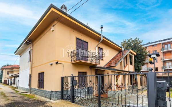 casa indipendente in vendita a Moncalieri