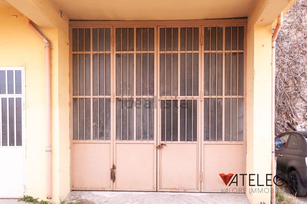 locale di sgombero in vendita a Moncalieri