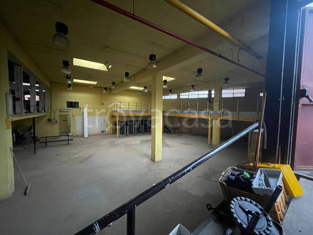 capannone in vendita a Moncalieri