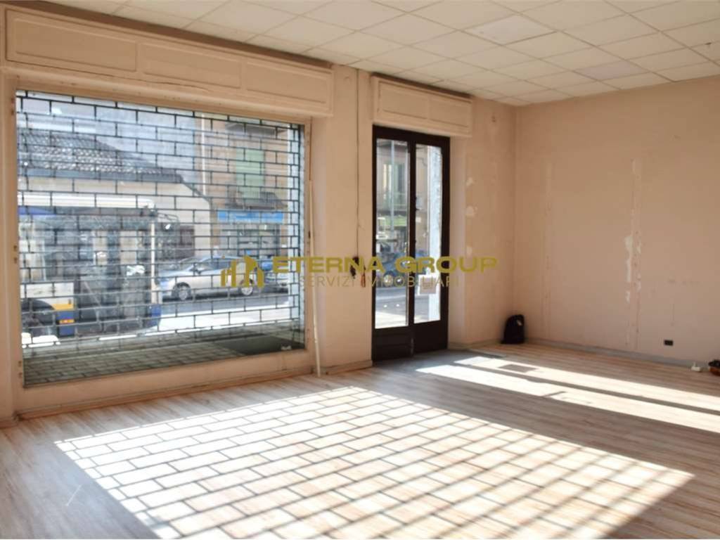 negozio in vendita a Moncalieri