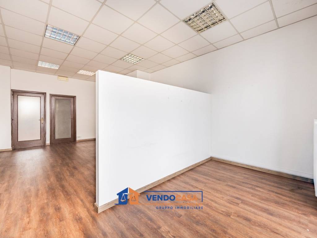 negozio in vendita a Moncalieri