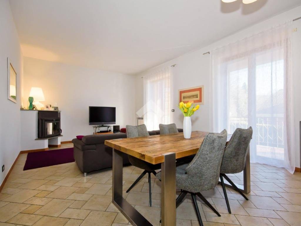 casa indipendente in vendita a Moncalieri in zona Revigliasco