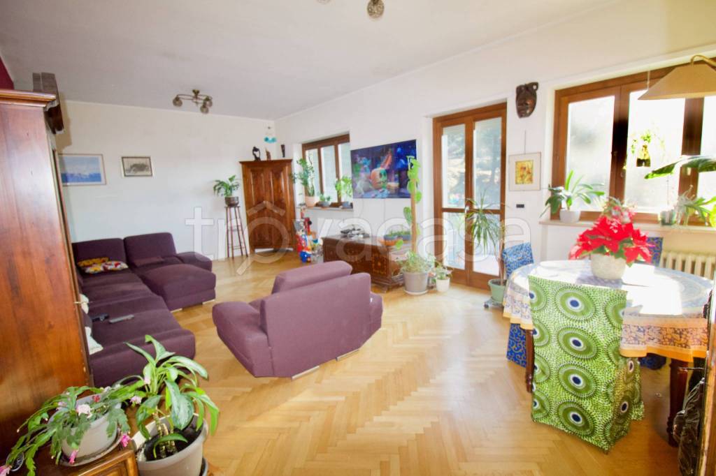 appartamento in vendita a Moncalieri in zona Boccia d'Oro