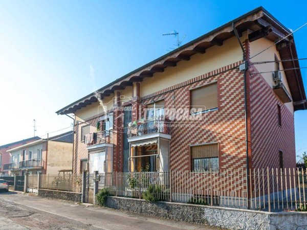 appartamento in vendita a Moncalieri in zona Barauda