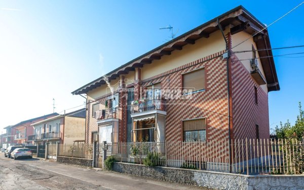 appartamento in vendita a Moncalieri in zona Barauda