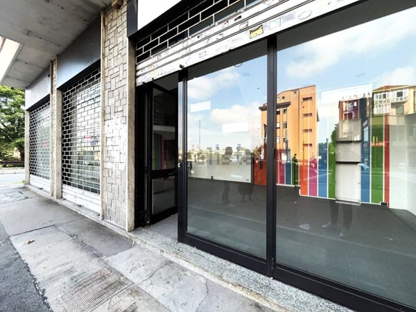 locale commerciale in vendita a Moncalieri